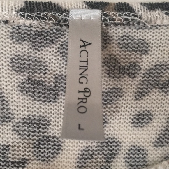 Leopard print long sleeve - Picture 2 of 5